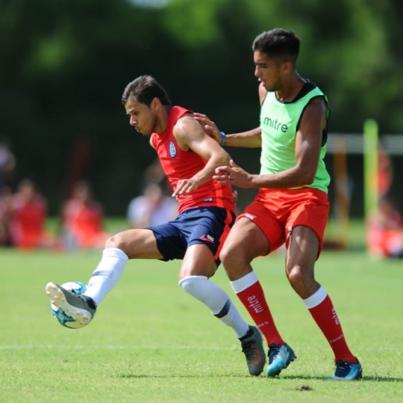Práctica de fútbol vs. Los Andes