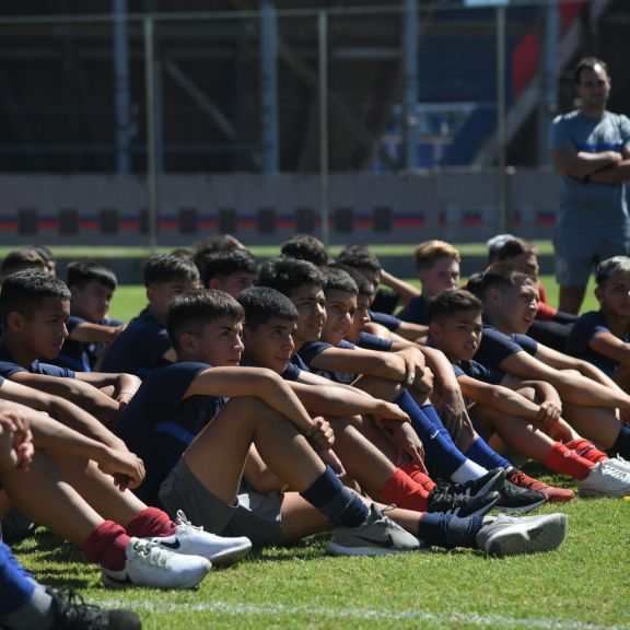 Los juveniles ganan y golean