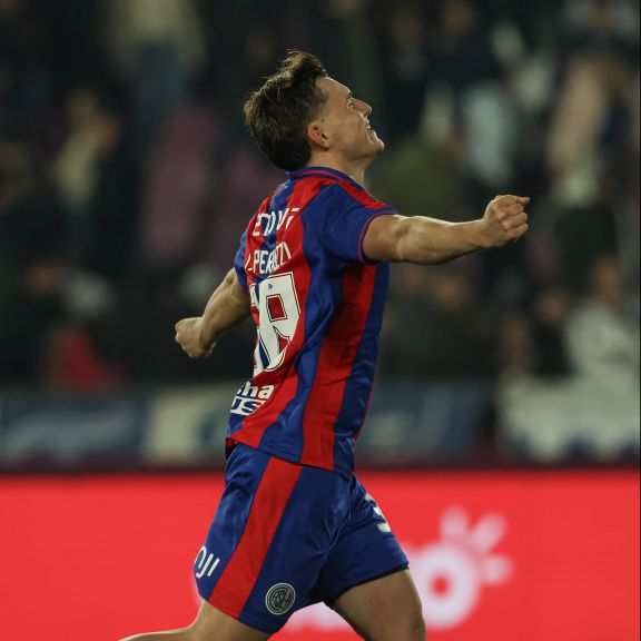 El Ciclón va por el primer paso