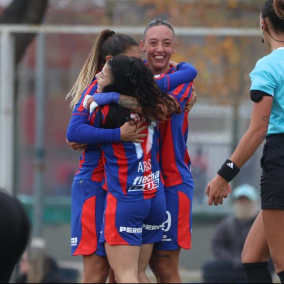 Las Santitas siguen goleando